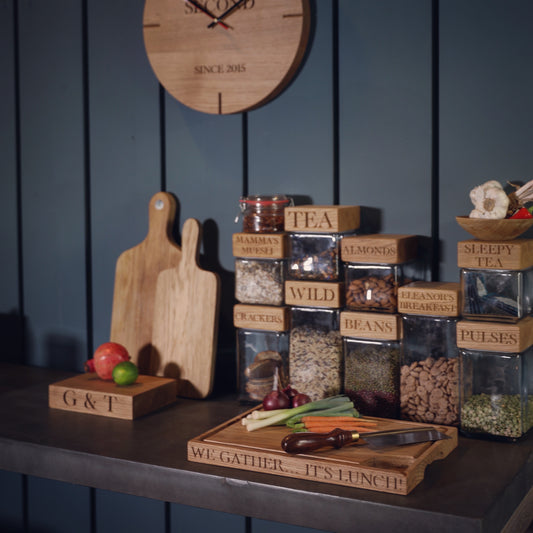 LITE UTSKJÆRINGSBRETT med spor*