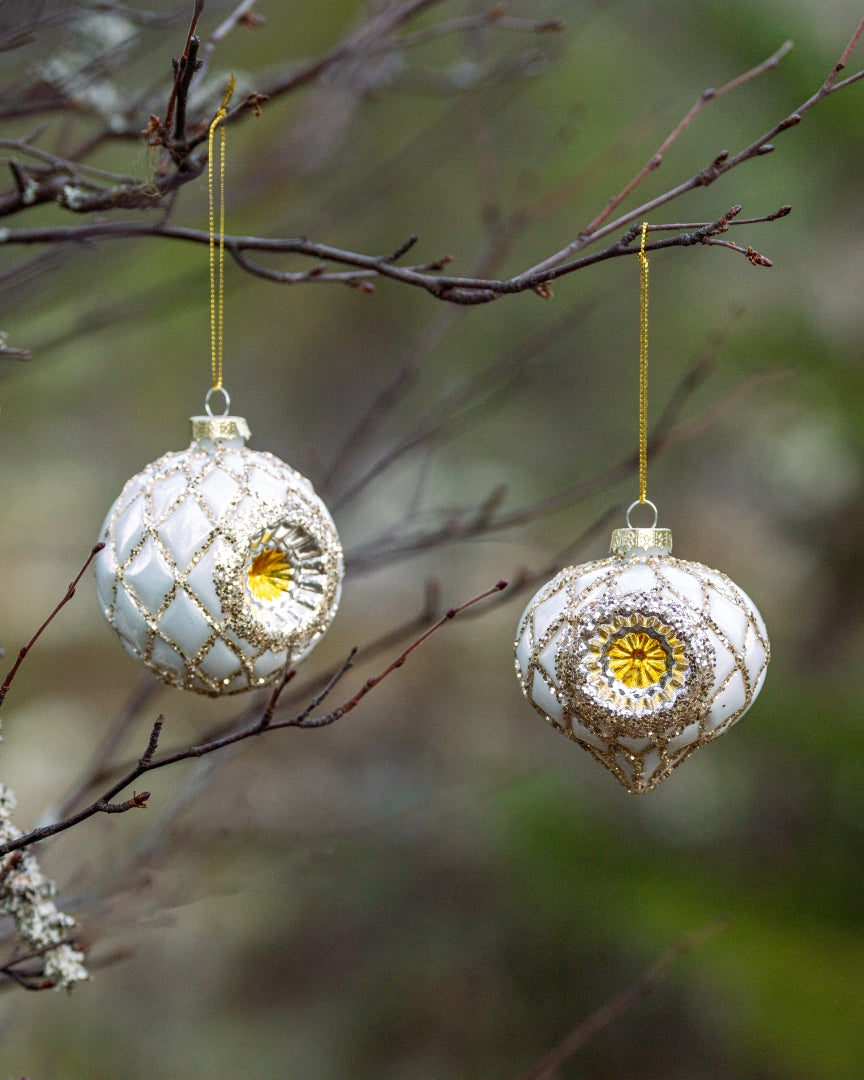 JULETREKULE HVIT MED GULL, DRÅPE