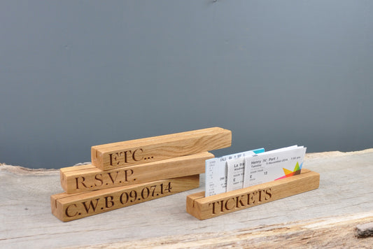 BILETT- OG INVITASJONSHOLDER*